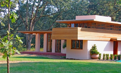 2023 photos Oregon's only Frank Lloyd Wright house The 1957 Gordon House in Silverton, designed by Frank Lloyd Wright, is open to the public. Efrain Diaz photo provided by Robin Cornuelle, Communications, The Gordon House