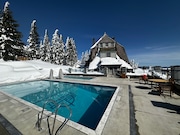 The new and improved Timberline Lodge pool.