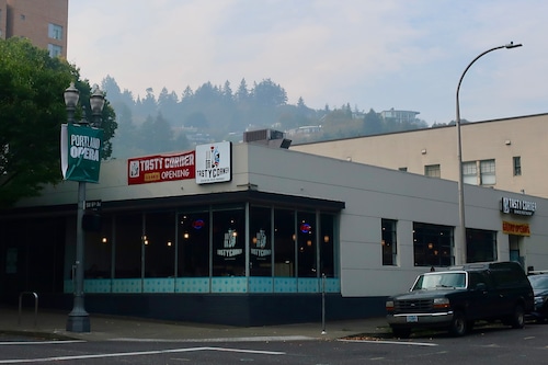 Tasty Corner, a sister restaurant to Hillsboro's Szechuan Garden, took over the former Chit Chat Cafe space, opening in 2022.